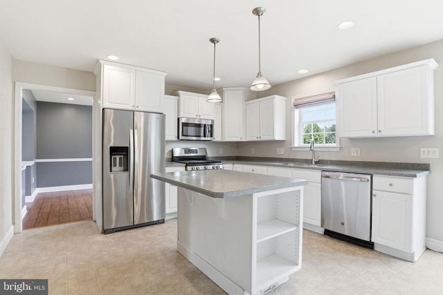 608 REDWOOD DR, Lancaster, PA 17602