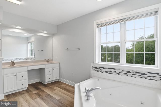 608 REDWOOD DR, Lancaster, PA 17602