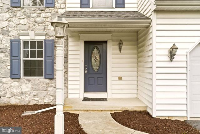 608 REDWOOD DR, Lancaster, PA 17602