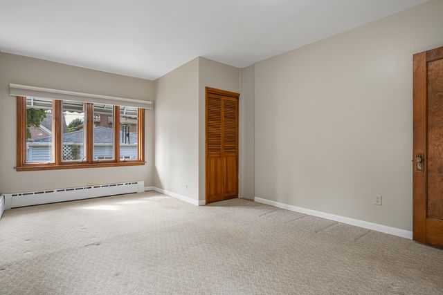 6705 N Olympia Avenue N, Chicago, IL 60631