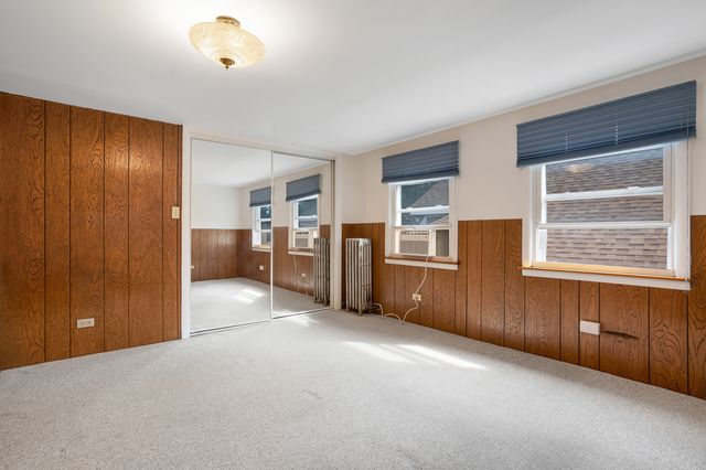 6705 N Olympia Avenue N, Chicago, IL 60631