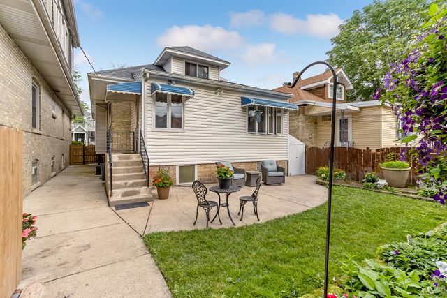 6705 N Olympia Avenue N, Chicago, IL 60631