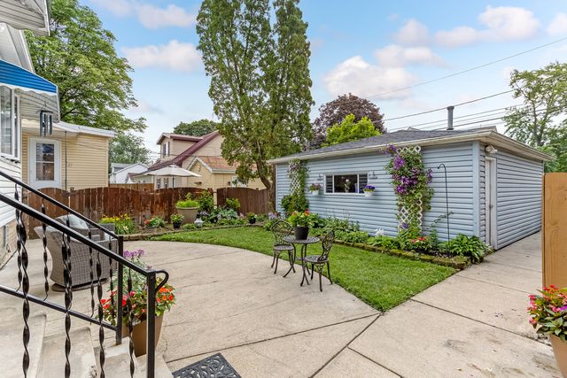 6705 N Olympia Avenue N, Chicago, IL 60631