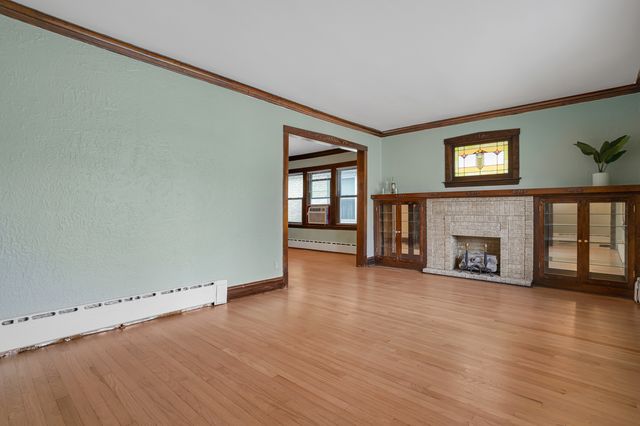 6705 N Olympia Avenue N, Chicago, IL 60631