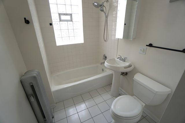 4419 N Whipple Street 1A, Chicago, IL 60625