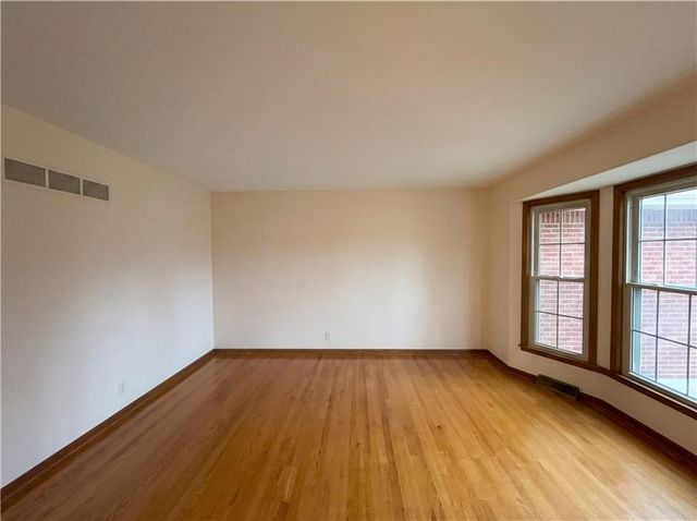 3904 S Stayton Avenue, Independence, MO 64055