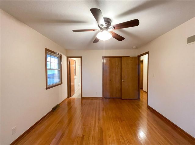 3904 S Stayton Avenue, Independence, MO 64055