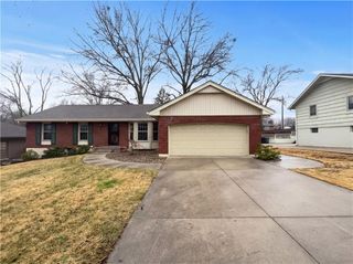 3904 S Stayton Avenue, Independence, MO 64055