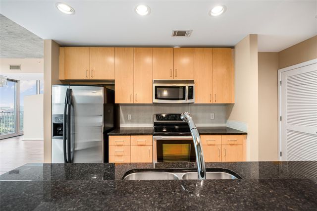 5925 Almeda Road 12410, Houston, TX 77004