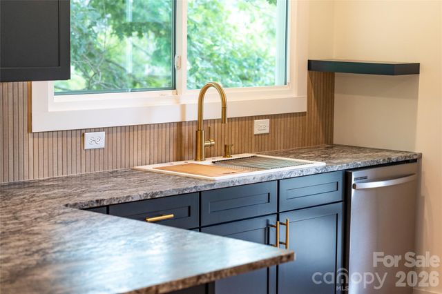 155 Oak Terrace, Arden, NC 28704