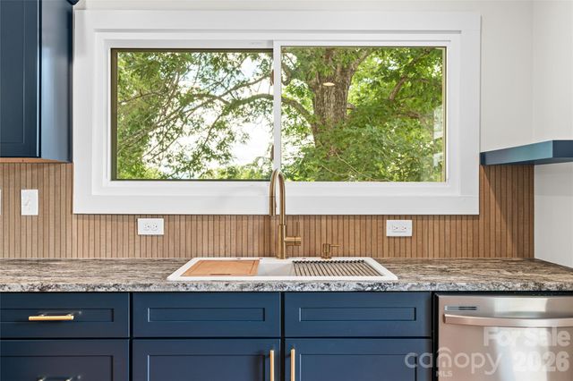 155 Oak Terrace, Arden, NC 28704