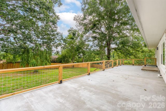 155 Oak Terrace, Arden, NC 28704