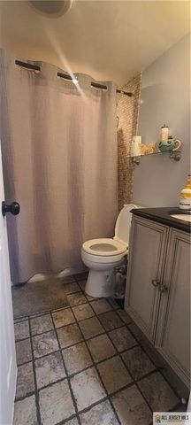 323 Gill Lane 12R, Iselin, NJ 08830