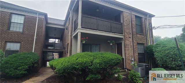 323 Gill Lane 12R, Iselin, NJ 08830