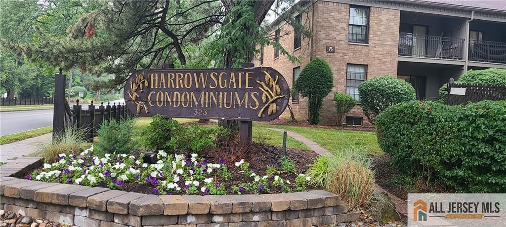 323 Gill Lane 12R, Iselin, NJ 08830