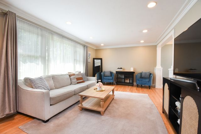 1026 Timber Lane, Darien, IL 60561