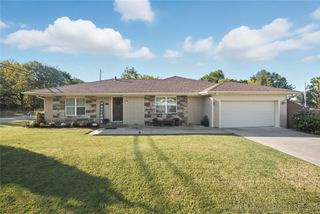 1314 Vieux Drive, Mcalester, OK 74501