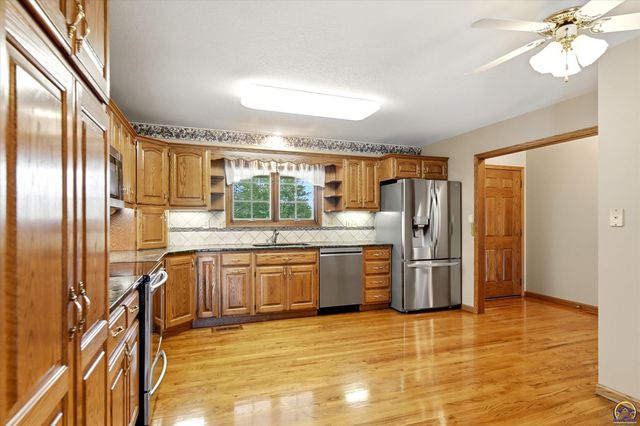 7315 SW Ambassador PL, Topeka, KS 66610