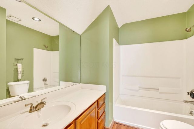 1252 Dunhurst Street, Circleville, OH 43113