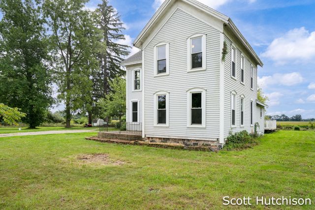 7265 W Carson City Road, Greenville, MI 48838