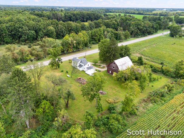 7265 W Carson City Road, Greenville, MI 48838