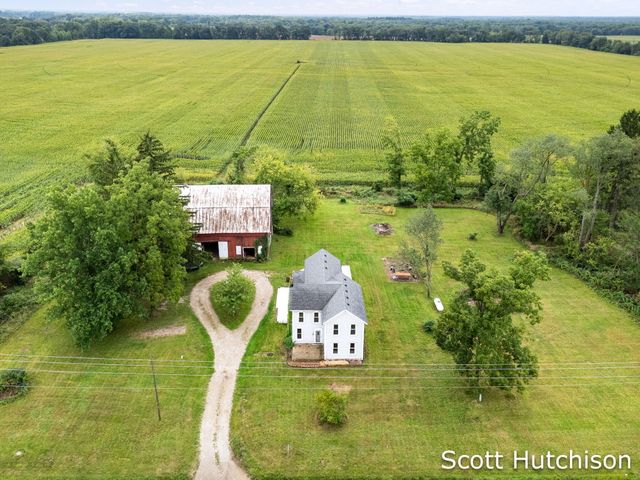 7265 W Carson City Road, Greenville, MI 48838
