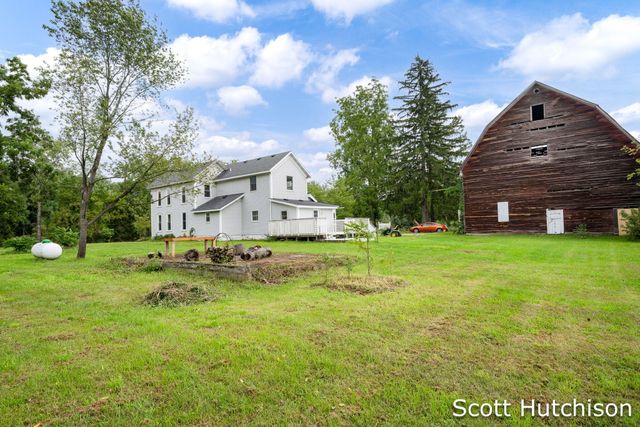 7265 W Carson City Road, Greenville, MI 48838