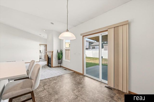 7440 N 87Th Street, Omaha, NE 68122
