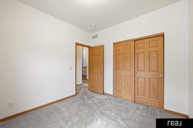 7440 N 87Th Street, Omaha, NE 68122