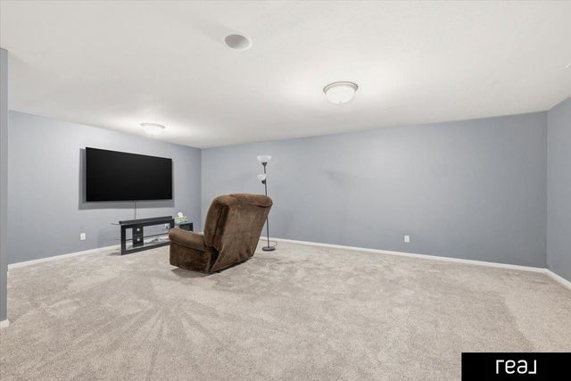 7440 N 87Th Street, Omaha, NE 68122