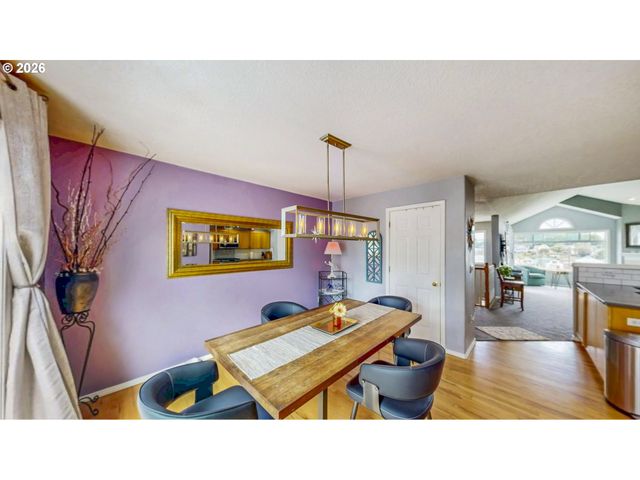442 N BRIDGETON Rd, Portland, OR 97217