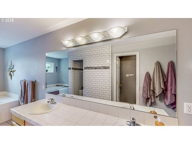 442 N BRIDGETON Rd, Portland, OR 97217