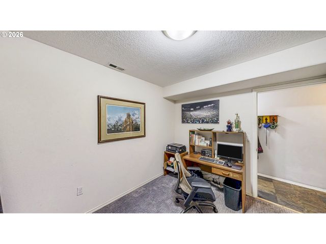 442 N BRIDGETON Rd, Portland, OR 97217