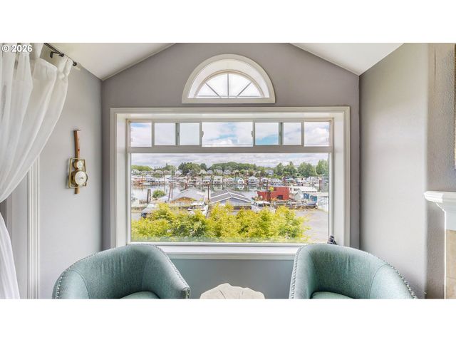 442 N BRIDGETON Rd, Portland, OR 97217