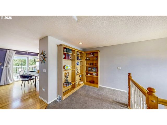 442 N BRIDGETON Rd, Portland, OR 97217