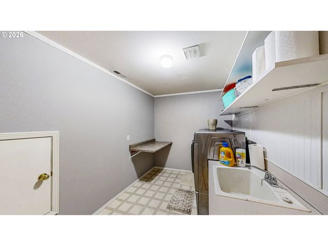 442 N BRIDGETON Rd, Portland, OR 97217