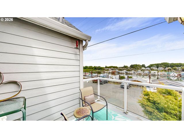 442 N BRIDGETON Rd, Portland, OR 97217