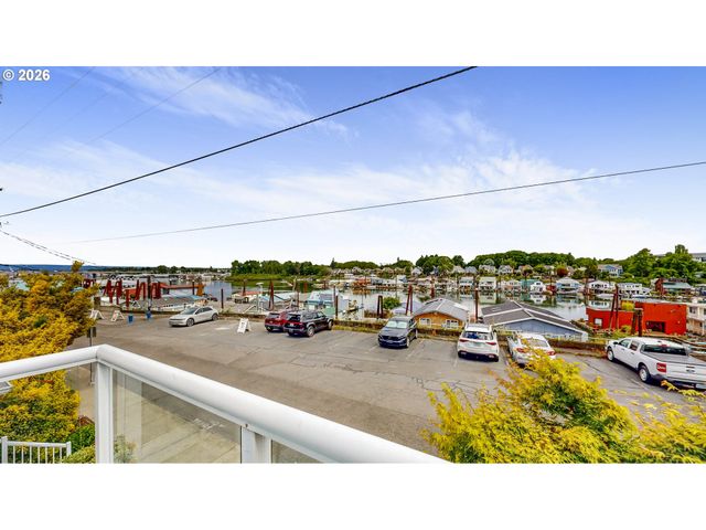 442 N BRIDGETON Rd, Portland, OR 97217