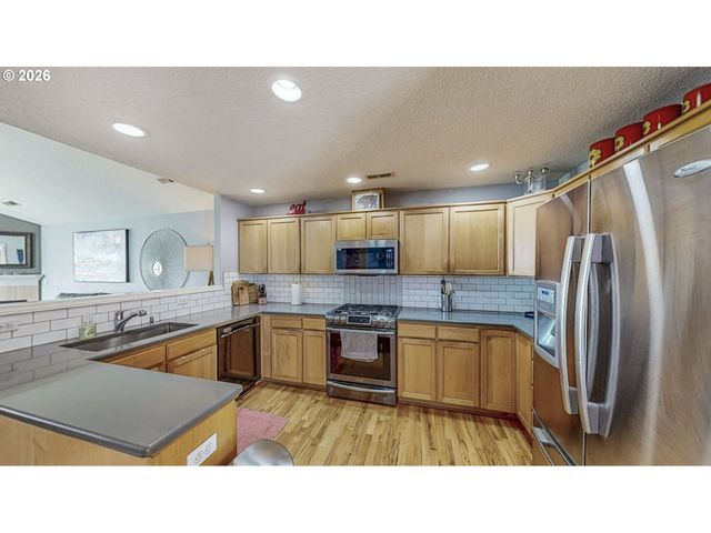 442 N BRIDGETON Rd, Portland, OR 97217