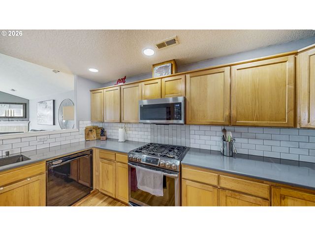 442 N BRIDGETON Rd, Portland, OR 97217