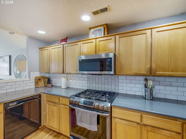 442 N BRIDGETON Rd, Portland, OR 97217