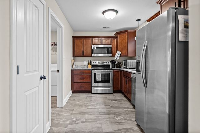 143 Ambridge, Oak Grove, KY 42262