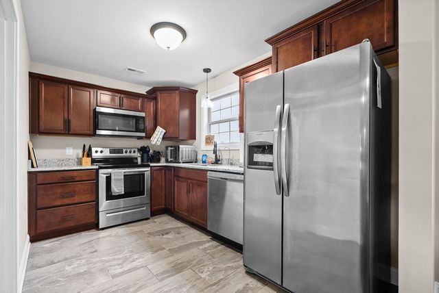 143 Ambridge, Oak Grove, KY 42262