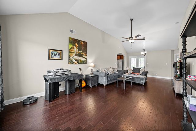 143 Ambridge, Oak Grove, KY 42262