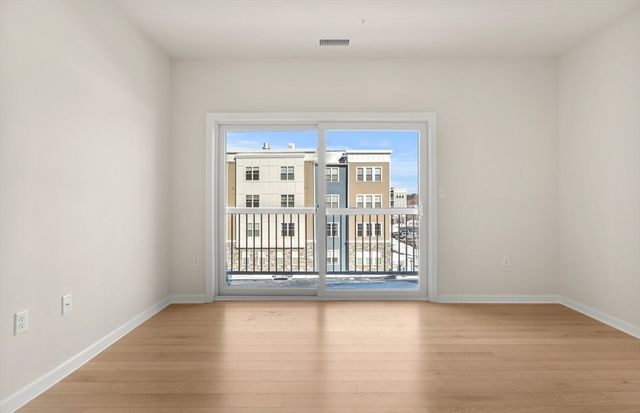6 Stratton Drive 303, Woburn, MA 01801