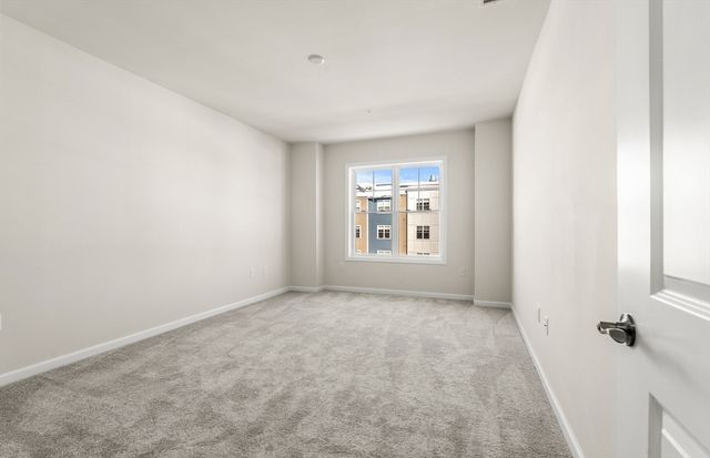 6 Stratton Drive 303, Woburn, MA 01801