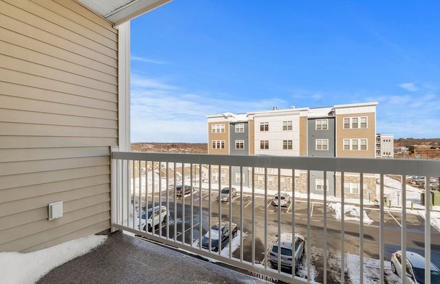 6 Stratton Drive 303, Woburn, MA 01801