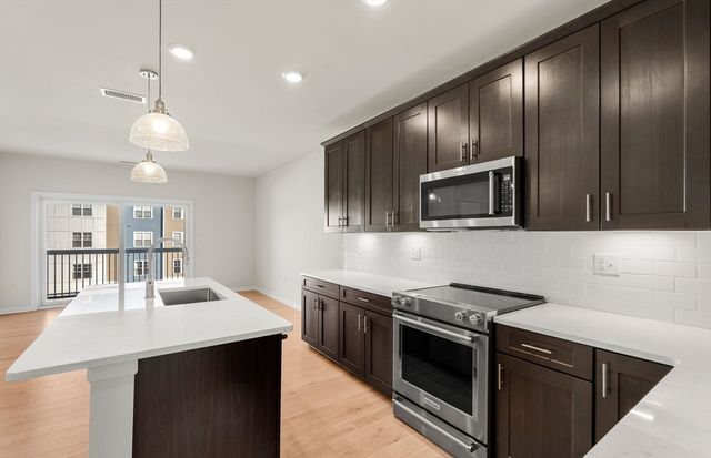 6 Stratton Drive 303, Woburn, MA 01801