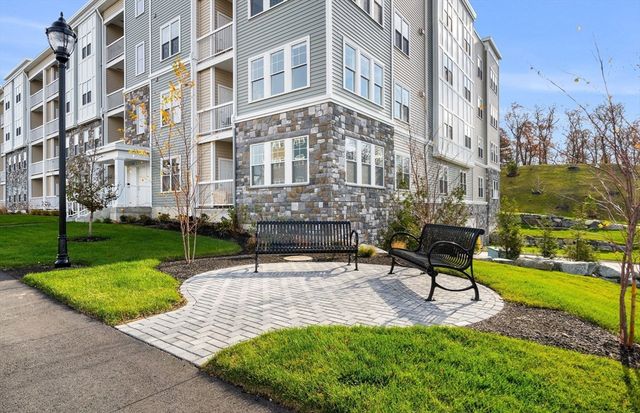 6 Stratton Drive 303, Woburn, MA 01801