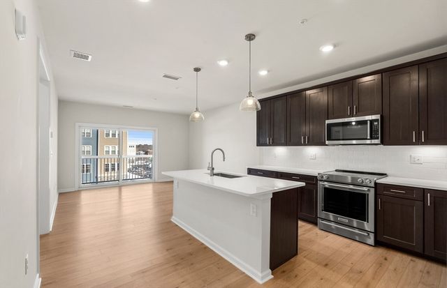 6 Stratton Drive 303, Woburn, MA 01801